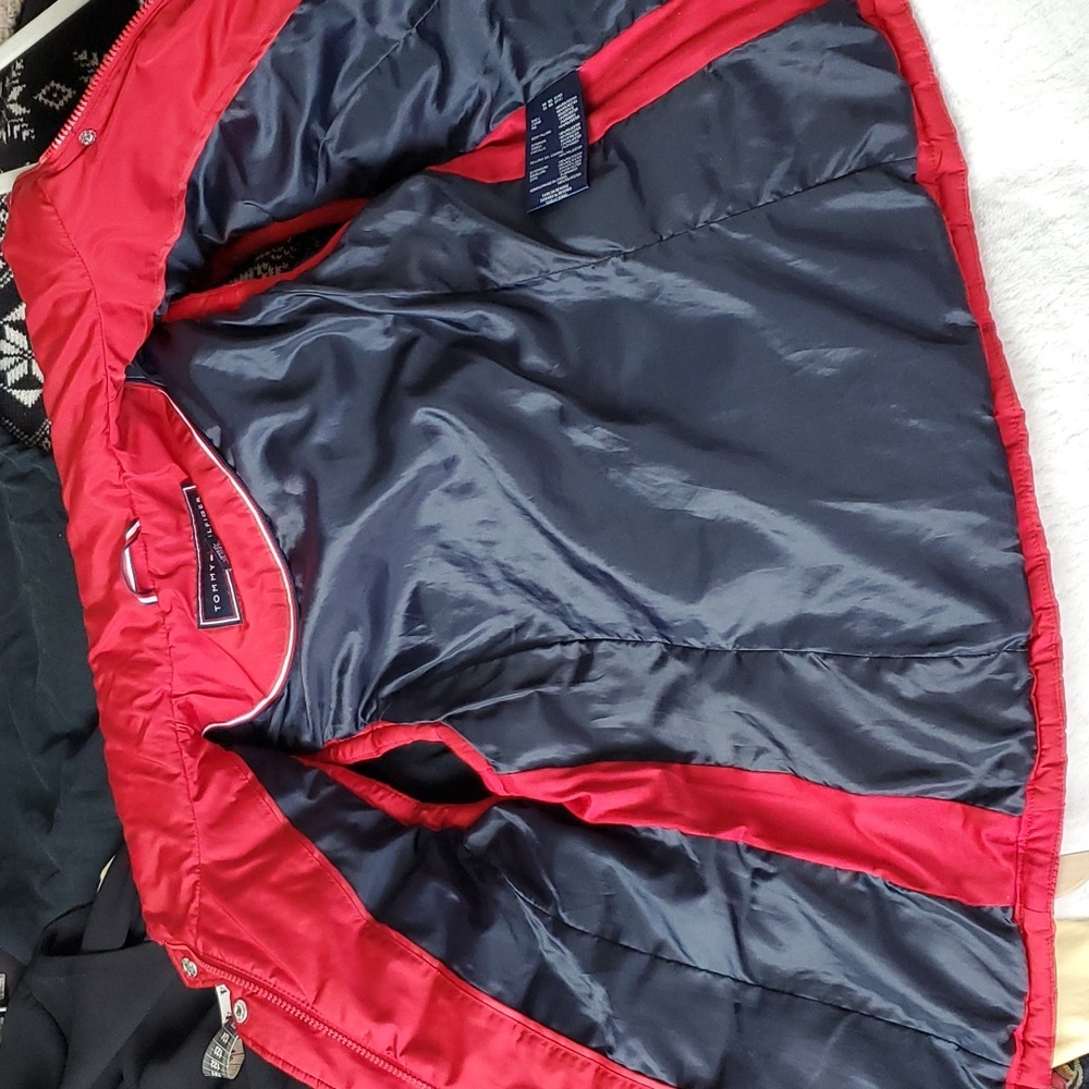 Tommy Hilfiger Red Puffer Vest Jacket - Size Small - Picture 17 of 17